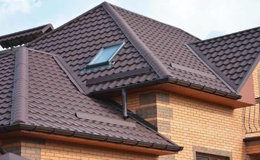 Atap bangunan merupakan bagian penting dalam suatu konstruksi gedung atau rumah. Terletak di bagian paling atas, atap berfungsi sebagai pelindung yang menaungi 